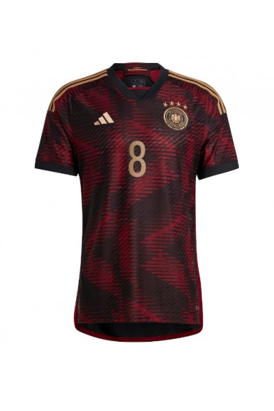 Duitsland Leon Goretzka #8 Voetbaltruitje Uit tenue WK 2022 Korte Mouw